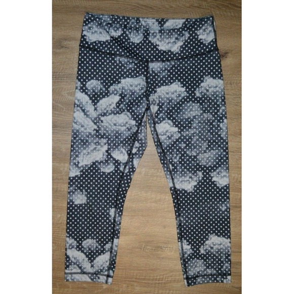 Lululemon Wunder Under Crop II Luon Dottie Dream Rose Neutral Blush Black Size 8 - Picture 1 of 3